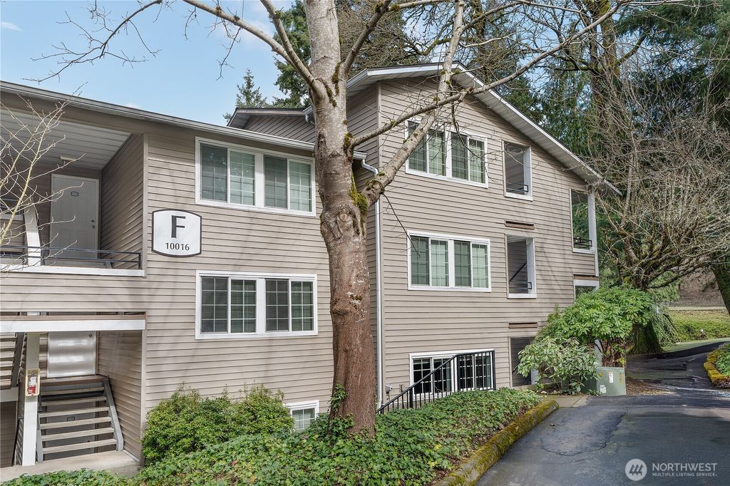 Photo of 10016 NE 120th Lane #F103, Kirkland, WA 98034 (MLS # 2489616)