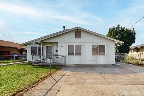 Photo of 1554 E Alder Street, Walla Walla, WA 99362 (MLS # 2425958)