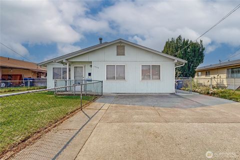 Photo of 1554 E Alder Street, Walla Walla, WA 99362 (MLS # 2425958)