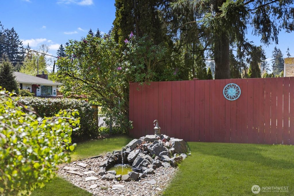 Photo of 225 74th Street SE, Everett, WA 98203 (MLS # 2514420)