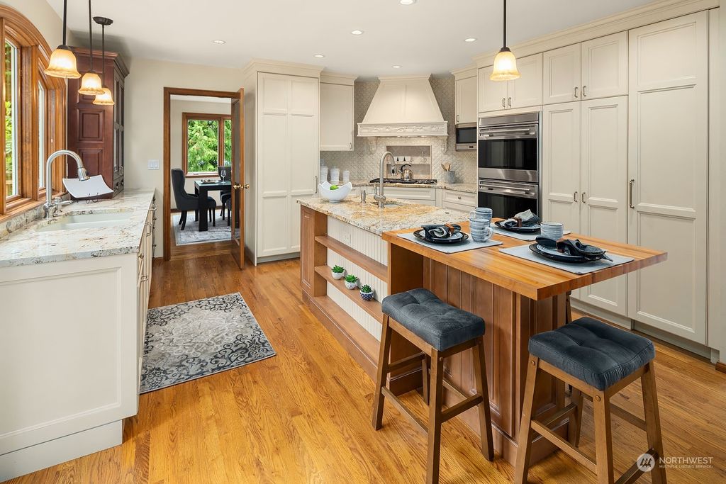 Photo of 4678 173rd Avenue SE, Bellevue, WA 98006 (MLS # 2128063)