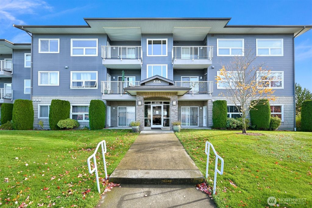 Photo of 516 Darby Drive #215, Bellingham, WA 98226 (MLS # 2512480)