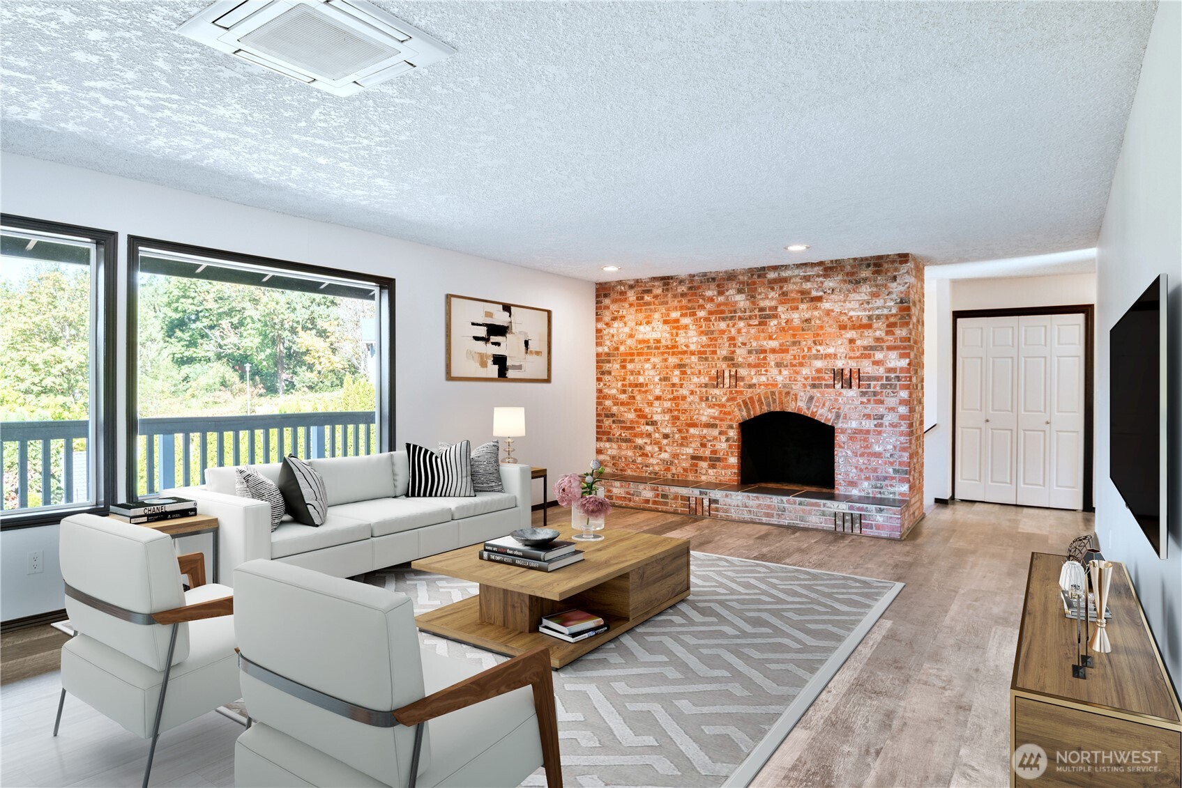 2445 W Lynnwood Drive