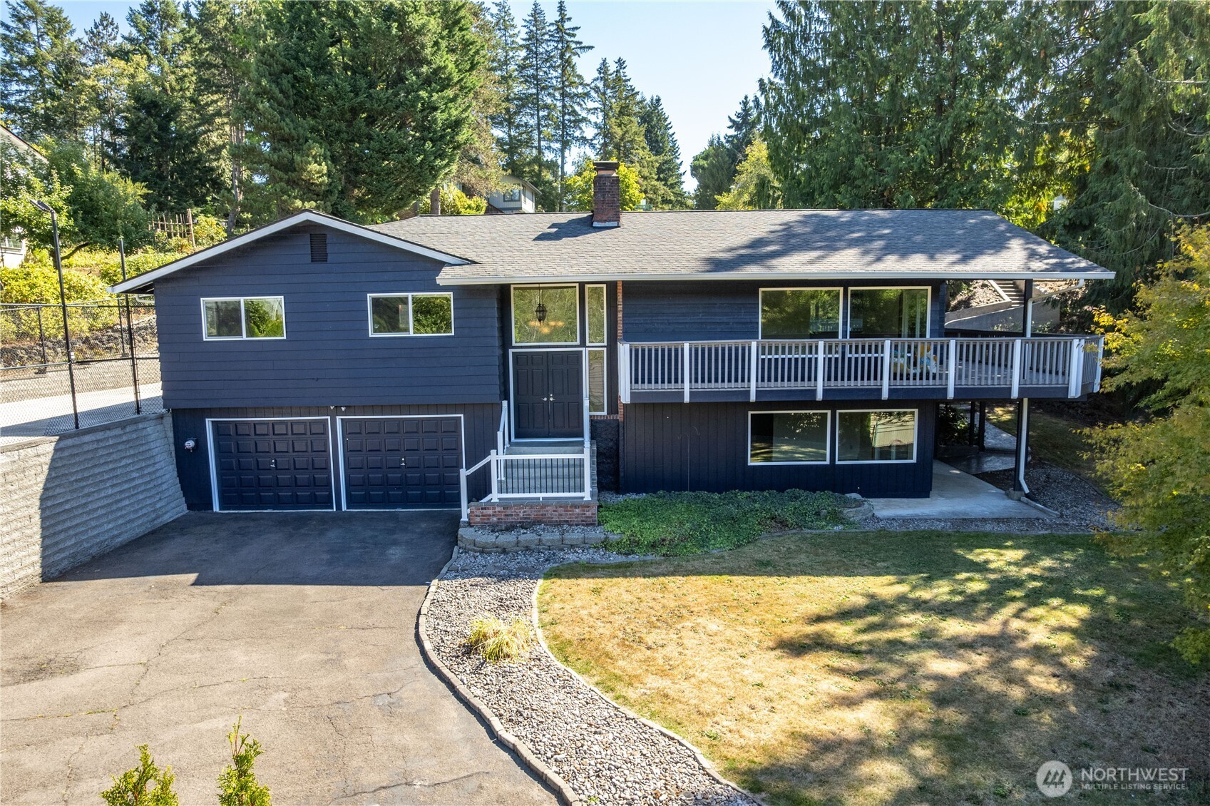 2445 W Lynnwood Drive