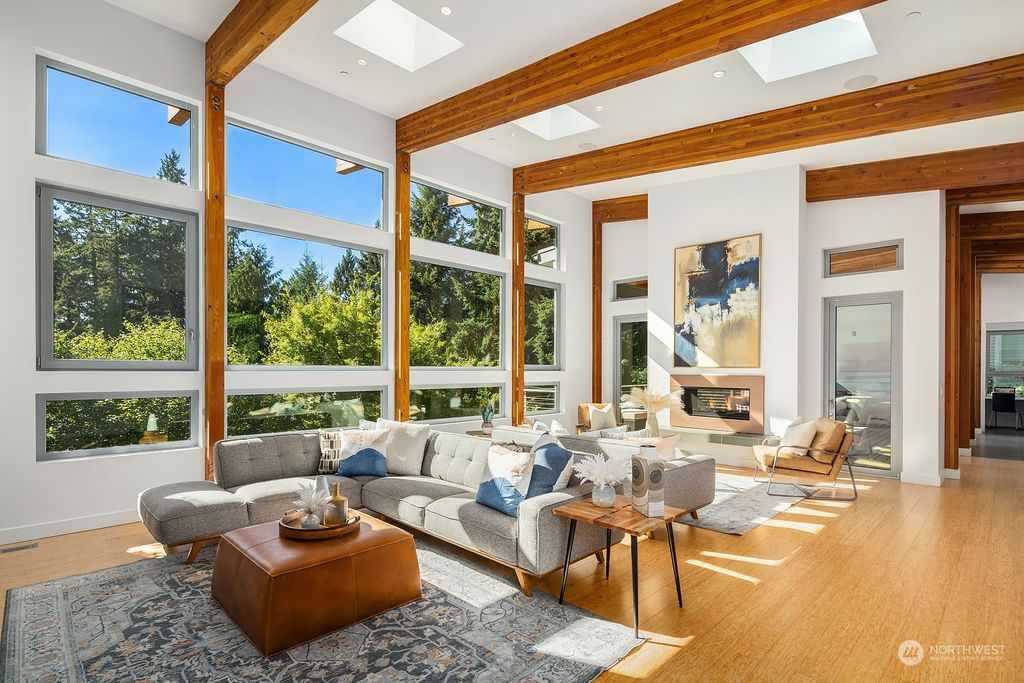 Photo of 1840 100th Avenue SE, Bellevue, WA 98004 (MLS # 2181482)