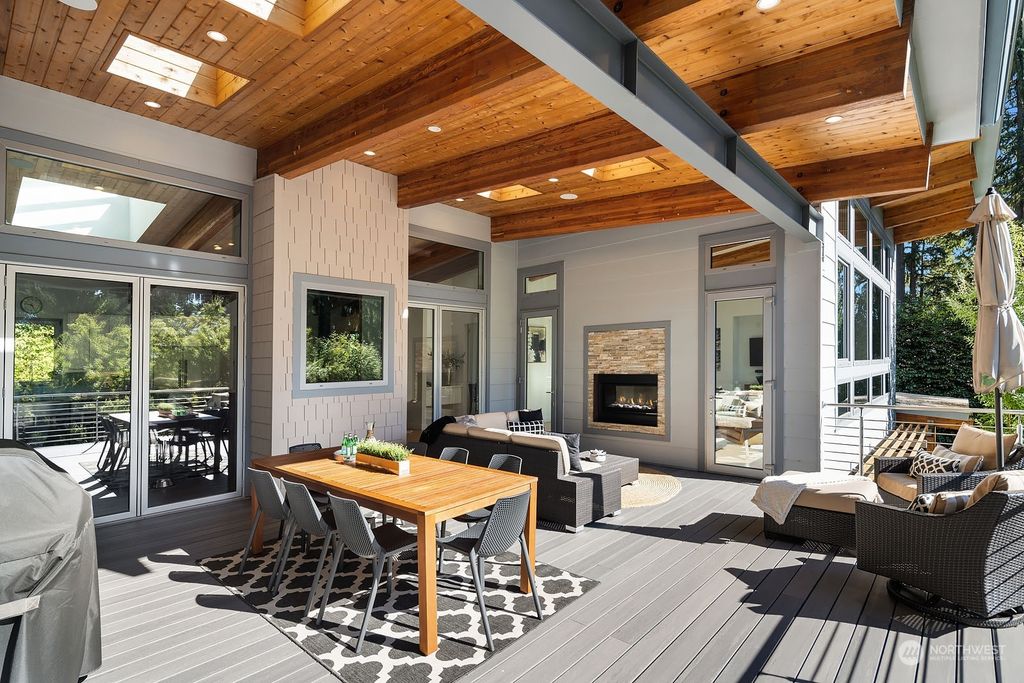 Photo of 1840 100th Avenue SE, Bellevue, WA 98004 (MLS # 2181482)