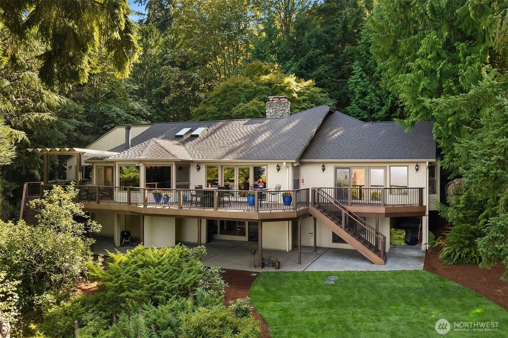 Photo of 5902 172nd Place SE, Bellevue, WA 98006 (MLS # 2579780)