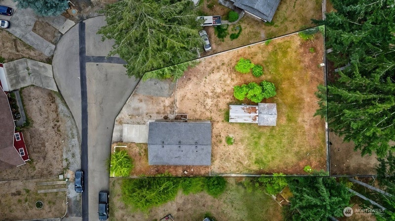 10 E Cherry Park