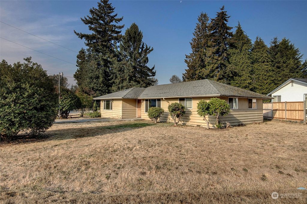 Photo of 31257 7th Avenue S, Federal Way, WA 98003 (MLS # 2009938)