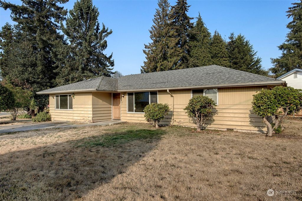 Photo of 31257 7th Avenue S, Federal Way, WA 98003 (MLS # 2009938)