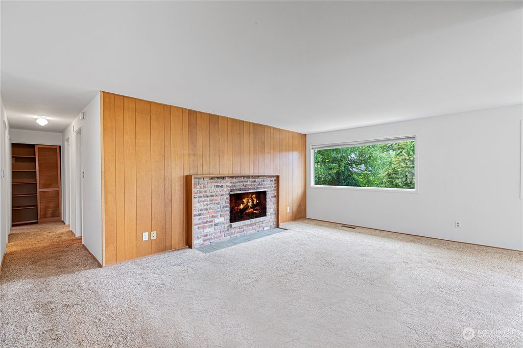 Photo of 16039 NE 3rd Street, Bellevue, WA 98008 (MLS # 2076059)