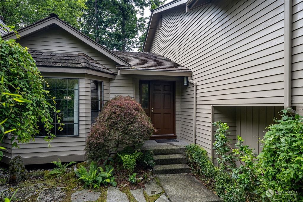 Photo of 14449 SE 63rd Street, Bellevue, WA 98006 (MLS # 2125839)