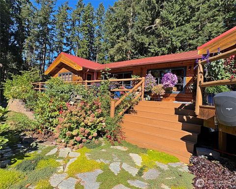 Photo of 898 E Meadowood Lane, Freeland, WA 98249 (MLS # 2440934)