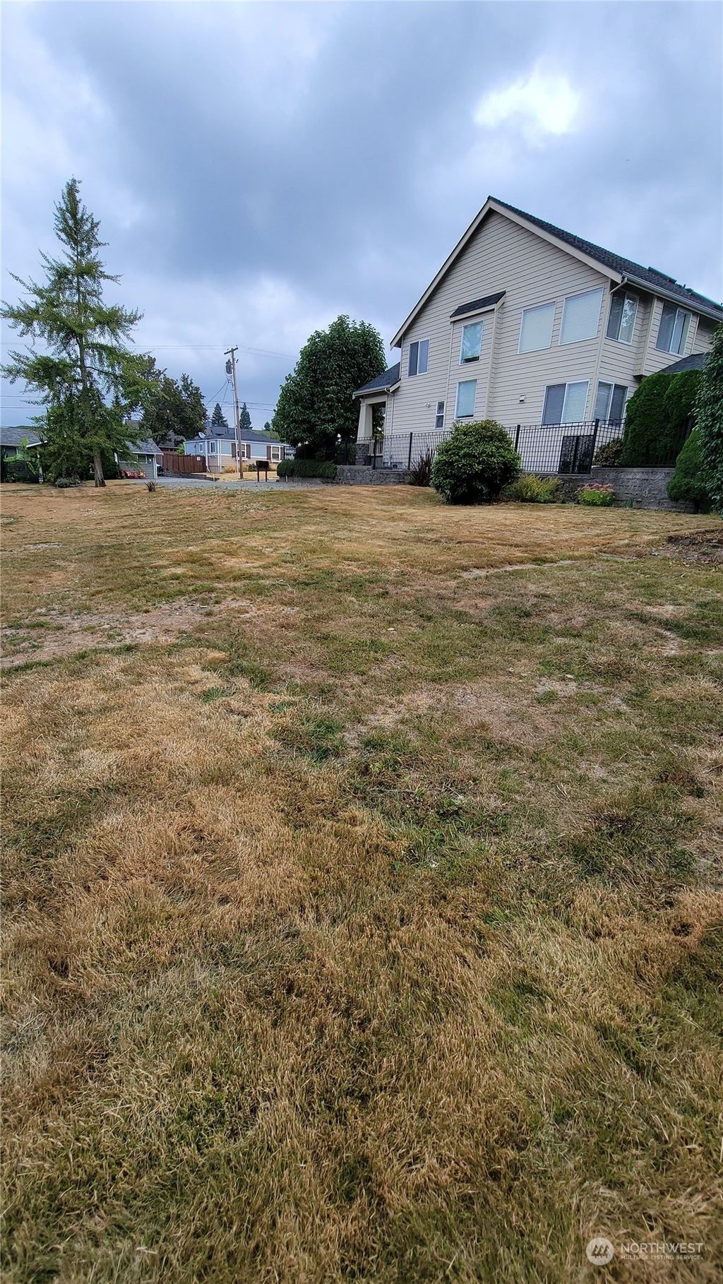 Photo of 1013 N 32nd Street, Renton, WA 98056 (MLS # 1996932)