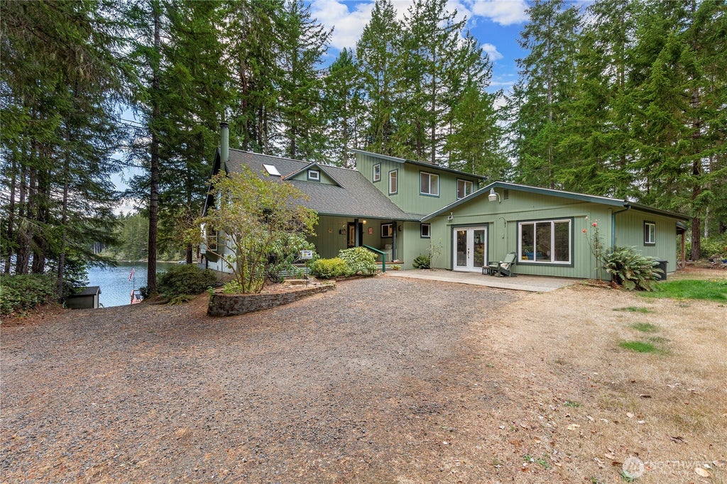 Photo of 1191 NE Tee Lake Road, Tahuya, WA 98588 (MLS # 2578614)