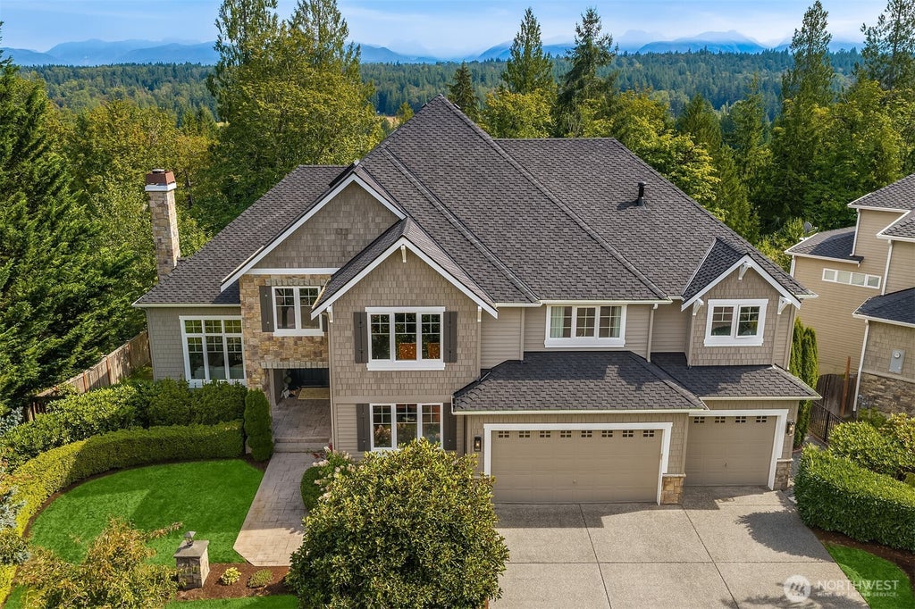 Photo of 2046 277th Avenue SE, Sammamish, WA 98075 (MLS # 2584334)