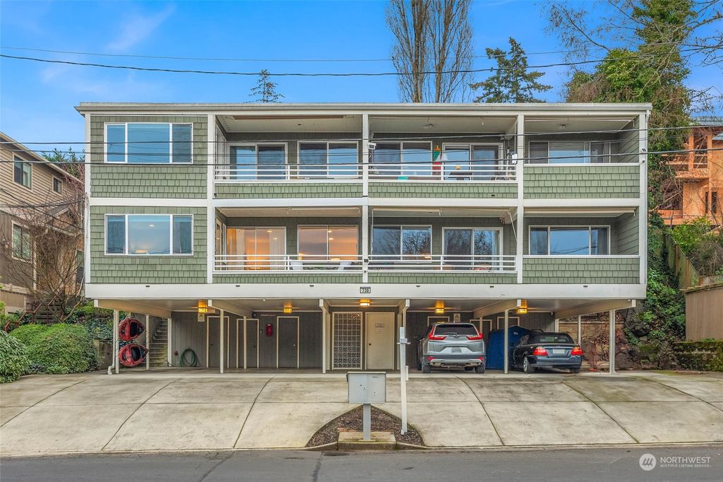 Photo of 730 1st Street #2, Kirkland, WA 98033 (MLS # 2309357)
