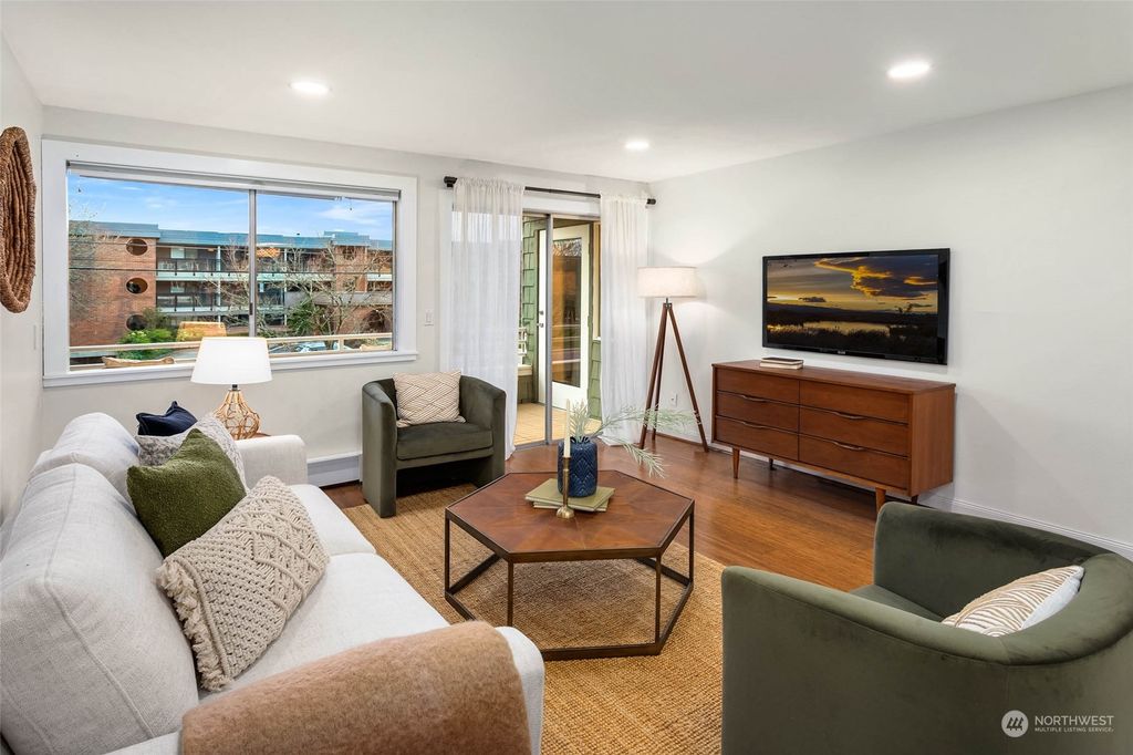 Photo of 730 1st Street #2, Kirkland, WA 98033 (MLS # 2309357)