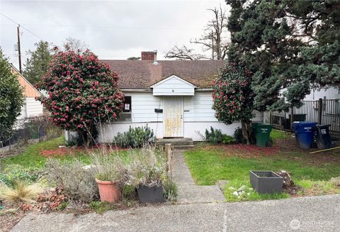 Photo of 8132 13th Avenue SW, Seattle, WA 98106 (MLS # 2485966)