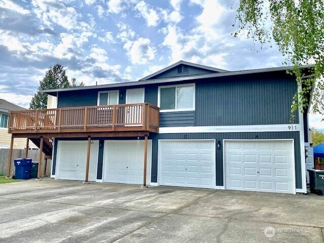 Photo of 911 30th Street NE, Auburn, WA 98002 (MLS # 2543610)