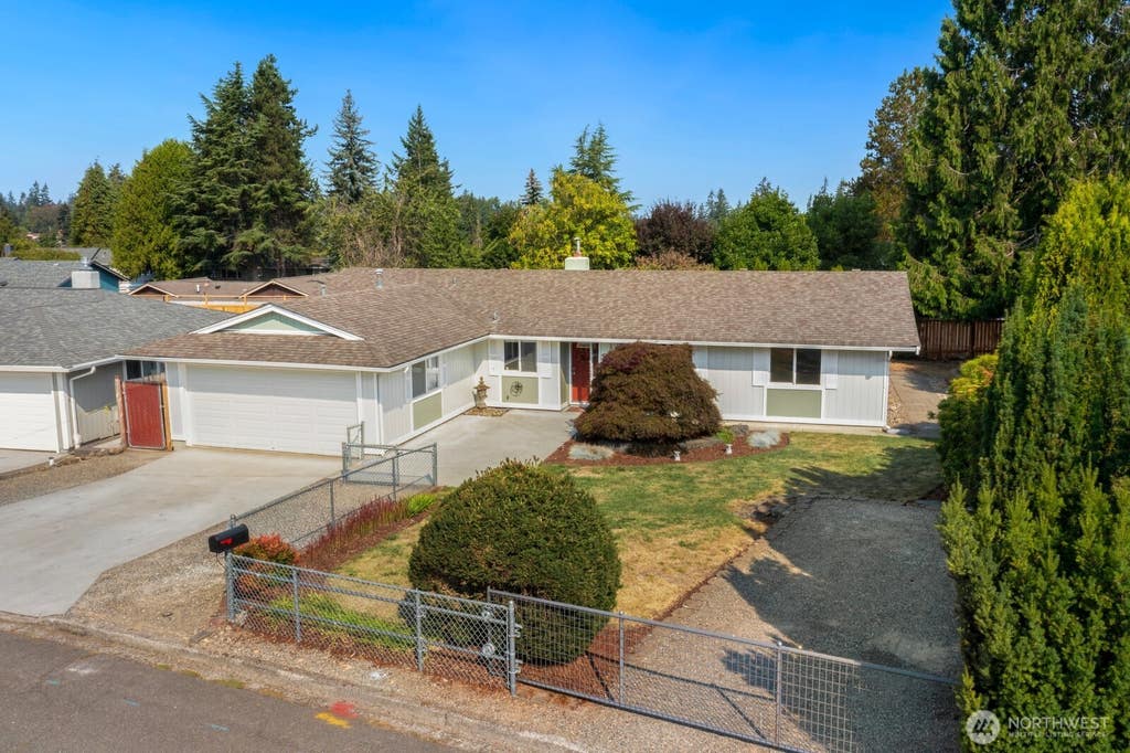 Photo of 12740 SE 167th Street, Renton, WA 98058 (MLS # 2574963)