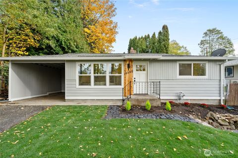 Photo of 10050 12th Avenue SW, Seattle, WA 98146 (MLS # 2452021)