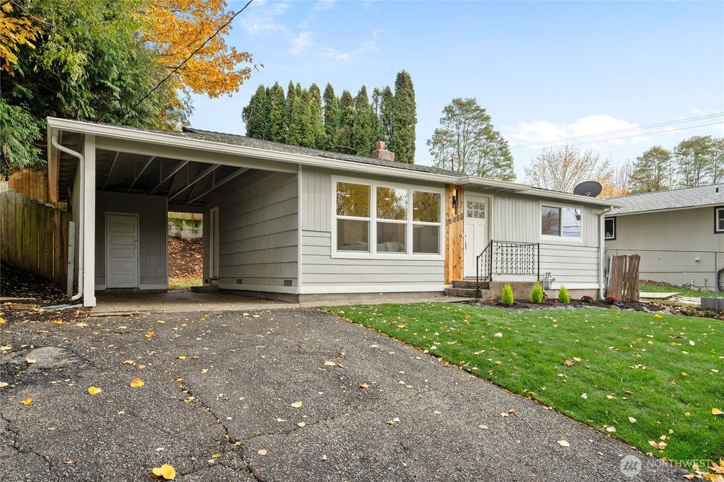 Photo of 10050 12th Avenue SW, Seattle, WA 98146 (MLS # 2452021)