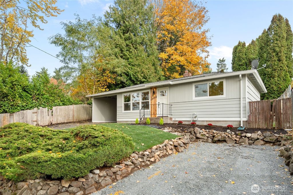 Photo of 10050 12th Avenue SW, Seattle, WA 98146 (MLS # 2452021)