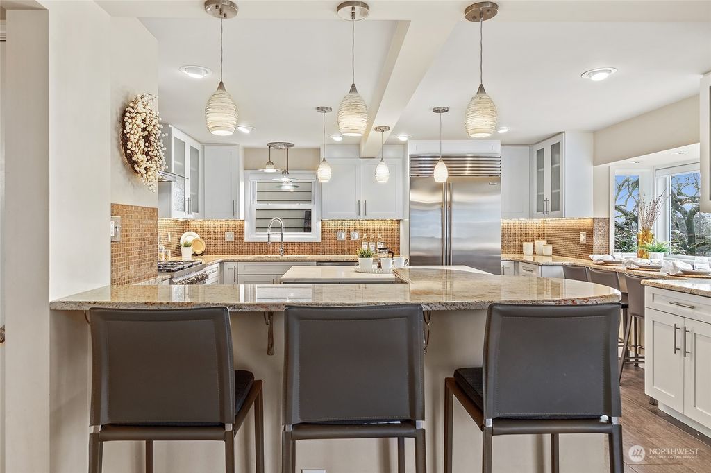 Photo of 6522 28th Avenue NE, Seattle, WA 98115 (MLS # 2027802)