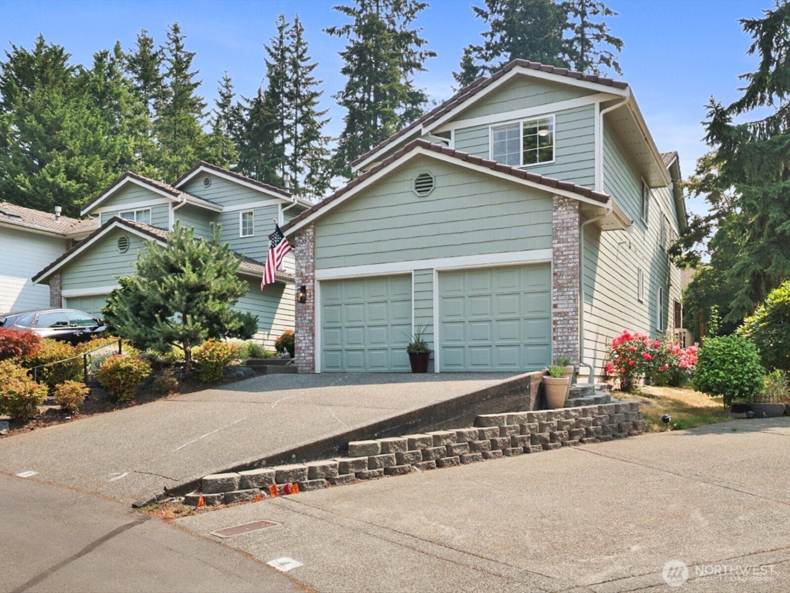 2000 Village Green Drive 3