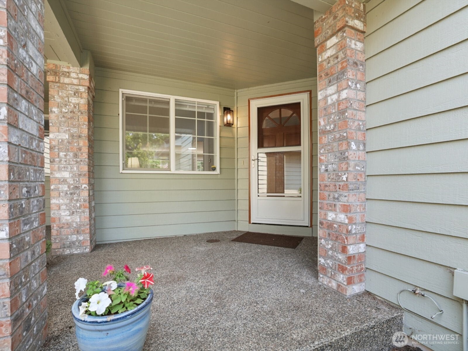 2000 Village Green Drive 3