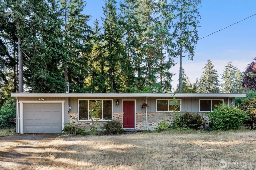 Photo of 7328 Heinz Place, Lynnwood, WA 98036 (MLS # 2584241)