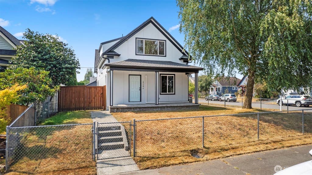 Photo of 2104 Rockefeller Avenue #1716, Everett, WA 98201 (MLS # 2565787)