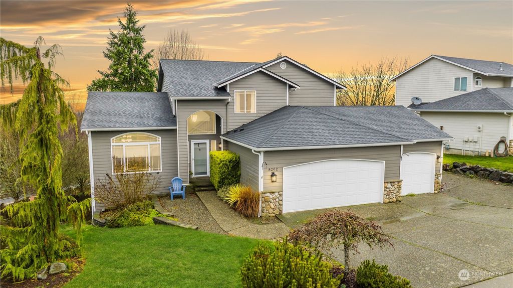 Photo of 8202 77th Avenue NE, Marysville, WA 98270 (MLS # 2184755)