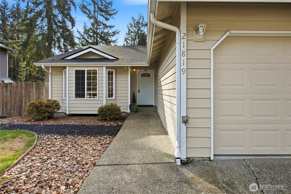 Photo of 21819 SE 249th Place, Maple Valley, WA 98038 (MLS # 2592041)