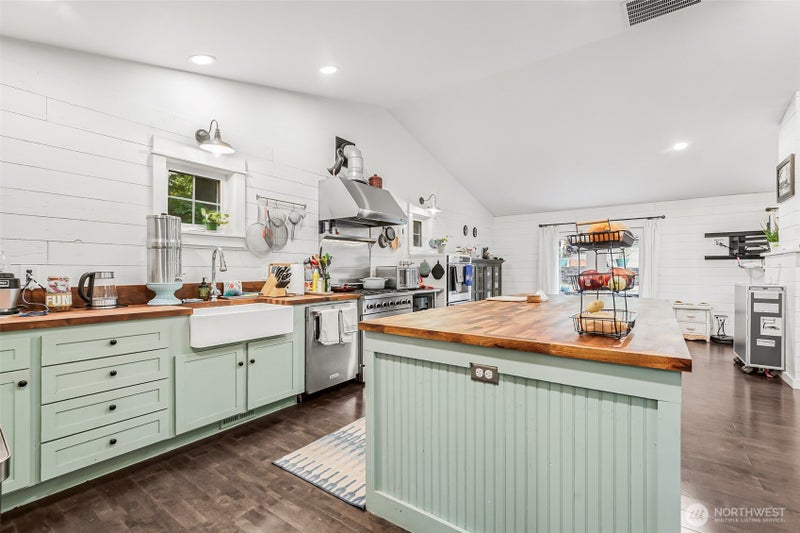 2077 Wagner Road
