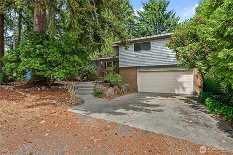 Photo of 5210 NE 190th Street, Lake Forest Park, WA 98155 (MLS # 2561756)