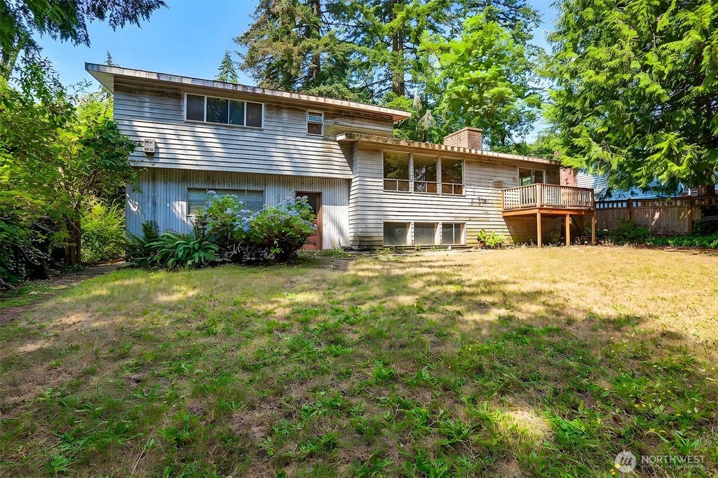 Photo of 5210 NE 190th Street, Lake Forest Park, WA 98155 (MLS # 2561756)