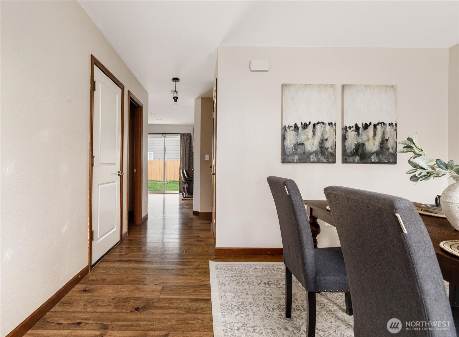 780 NW Lateen Street