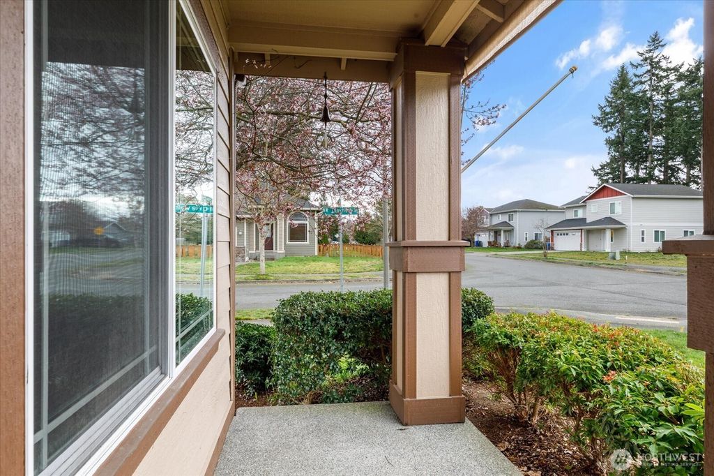 Photo of 780 NW Lateen Street, Oak Harbor, WA 98277 (MLS # 2472367)