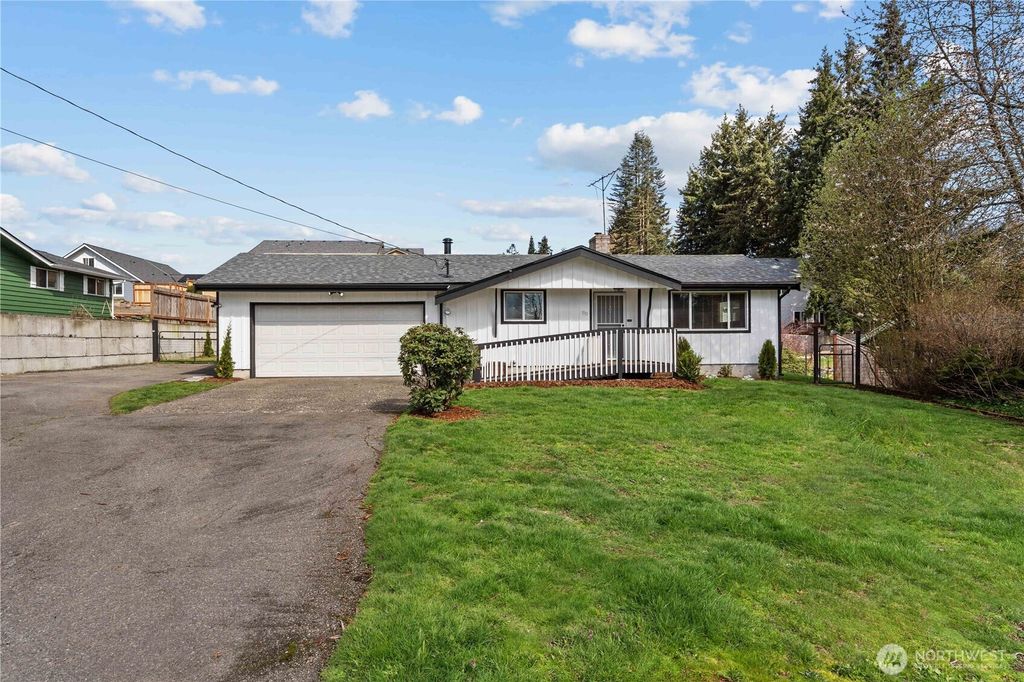Photo of 1511 34th Avenue Ct SW, Puyallup, WA 98373 (MLS # 2501401)