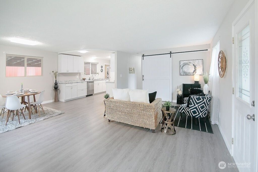 Photo of 811 Little Avenue NE, Castle Rock, WA 98611 (MLS # 2466809)