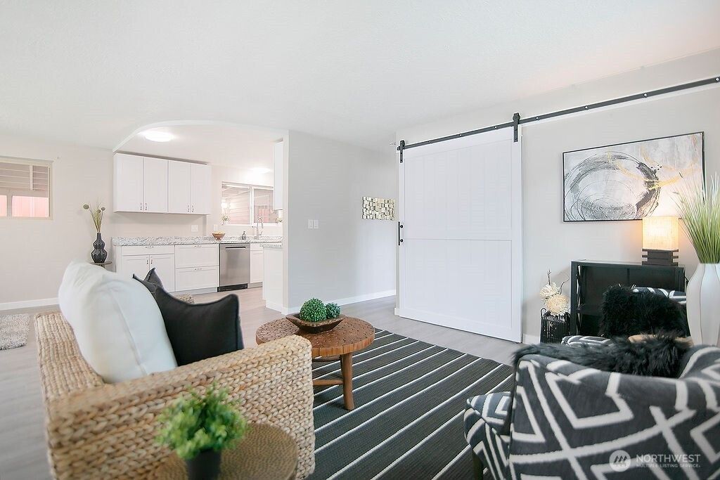 Photo of 811 Little Avenue NE, Castle Rock, WA 98611 (MLS # 2466809)