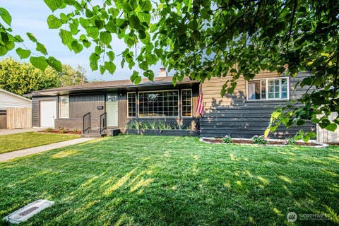 Photo of 1918 Pike Avenue, Richland, WA 99354 (MLS # 2567518)