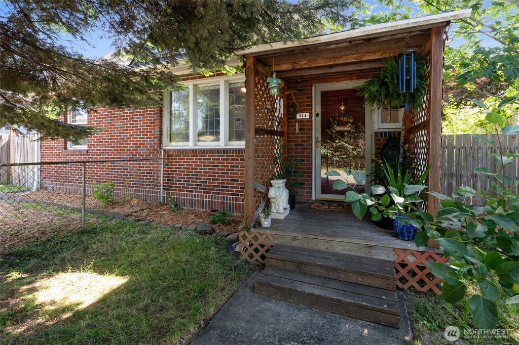 Photo of 814 Main Street, Vader, WA 98593 (MLS # 2551579)