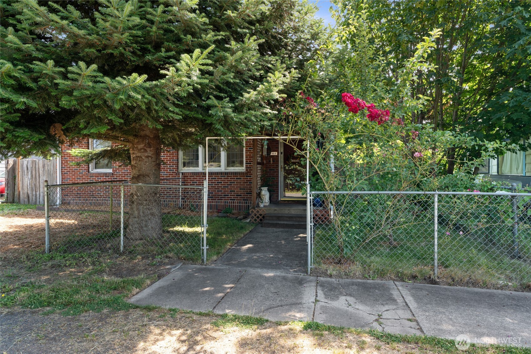 814 Main Street