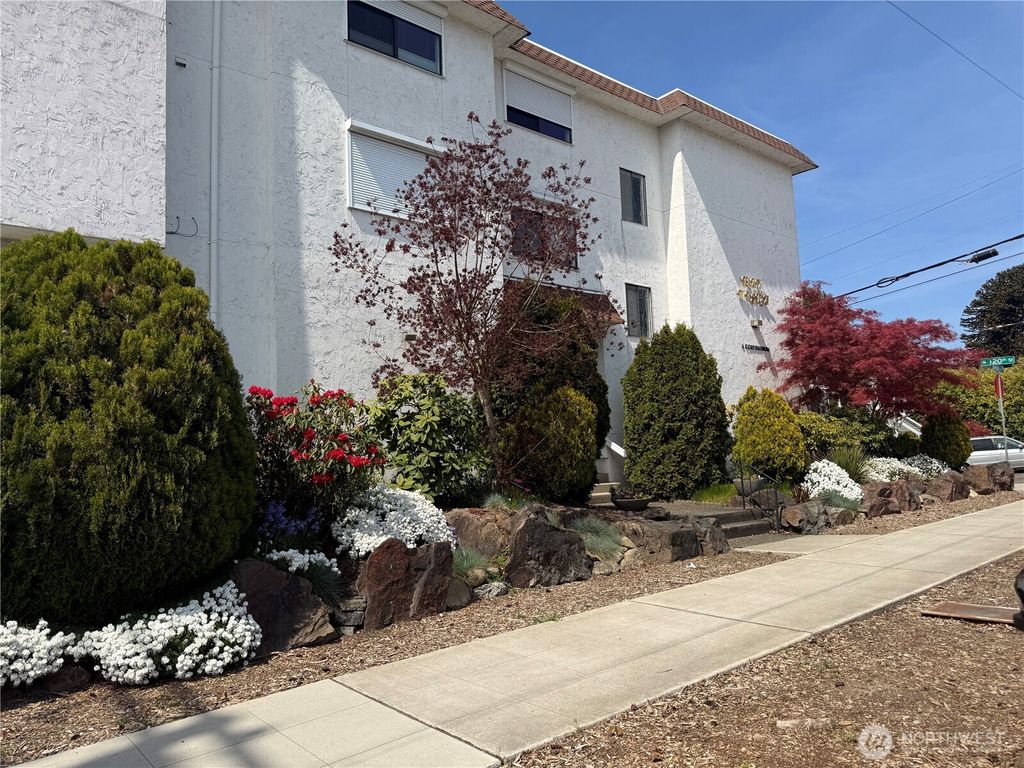 Photo of 11755 Greenwood Avenue N #203, Seattle, WA 98133 (MLS # 2366604)