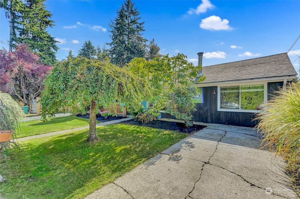 Photo of 5804 237th Street SW, Mountlake Terrace, WA 98043 (MLS # 2156948)