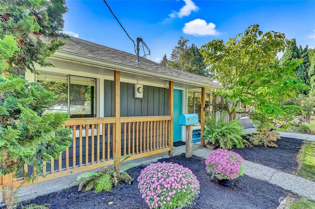 Photo of 5804 237th Street SW, Mountlake Terrace, WA 98043 (MLS # 2156948)