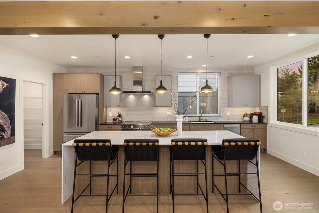 Photo of 4406 1st Avenue NE, Seattle, WA 98105 (MLS # 2576857)